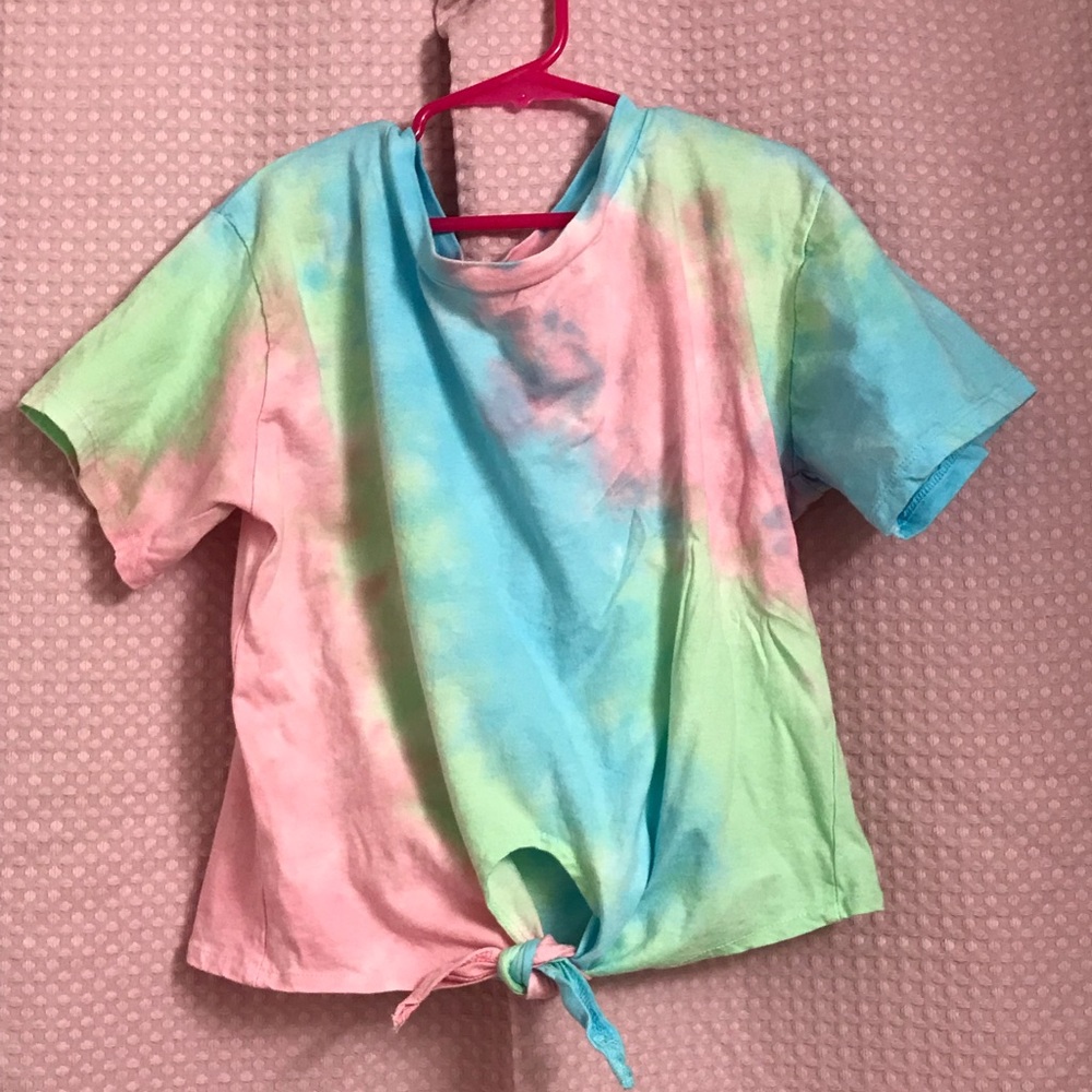 Colorful crop top 🤗